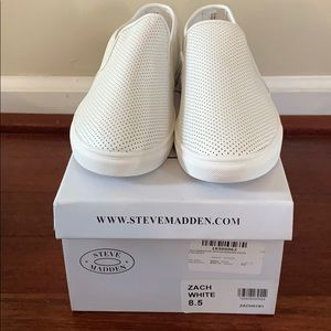 Steve Madden White Slip-on sneakers